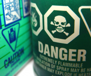 Produits dangereureux à éviter de mettre dans le placard du bas