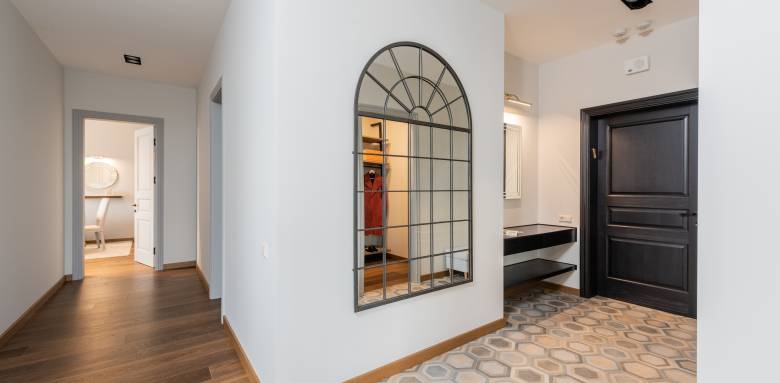 Entrée d'une maison rénovée à Houdan