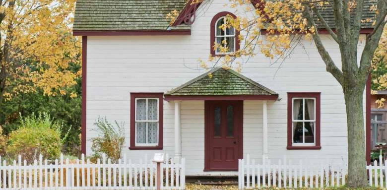 Comment choisir sa clôture sur La Bazoque 14490 ?