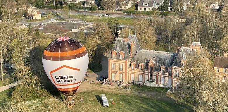 Maison des Travaux de Savigny-sur-Orge : notre montgolfière effectue son premier vol