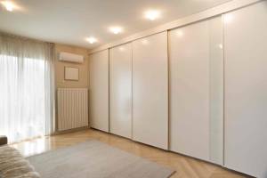 Installer un dressing dans une chambre