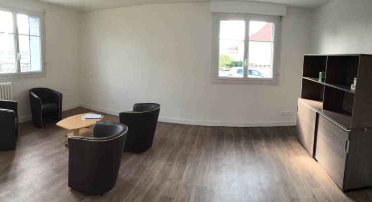 Transformation d’une maison en cabinet vétérinaire dans l’Aube intérieur