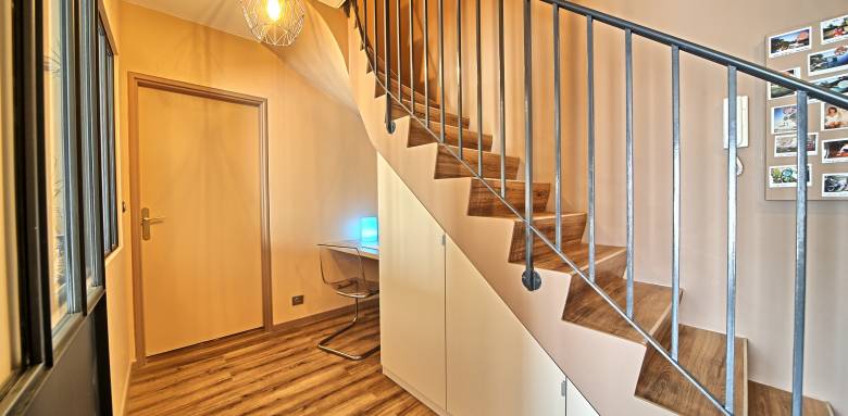 Aménager un dessous d'escalier