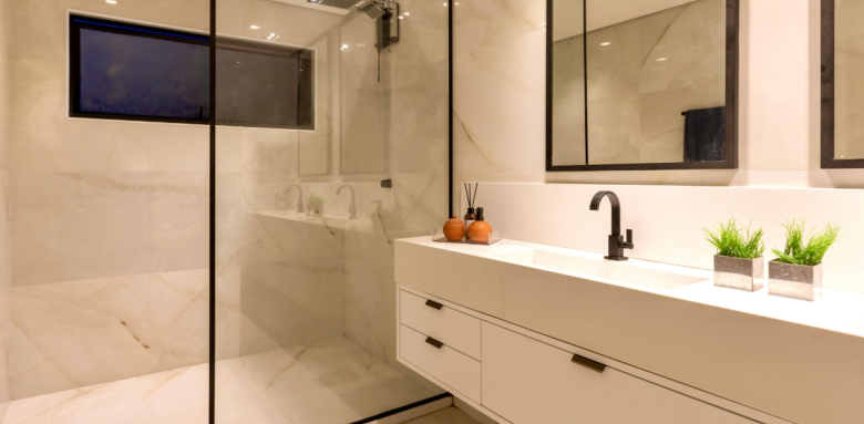 Salle de bains : les avantages d’être accompagné par un courtier en travaux à Montbrison