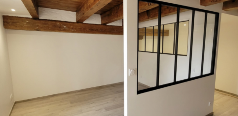 Demi-cloisons verrières