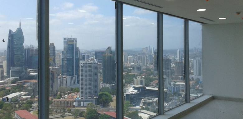 Le faux plafond est idéal pour embellir et isoler une pièce.