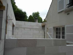 Création des murs de l'extension à Garches 