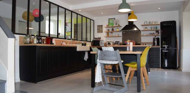 verrière industrielle / cuisine / aménagement intérieur / Les Sables d'Olonne (Vendée) / La Maison Des Travaux.