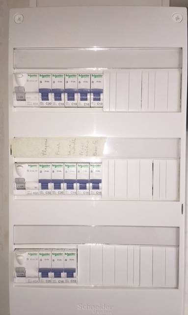 Nouveau tableau électrique dans appartement rénové à Nantes - 44