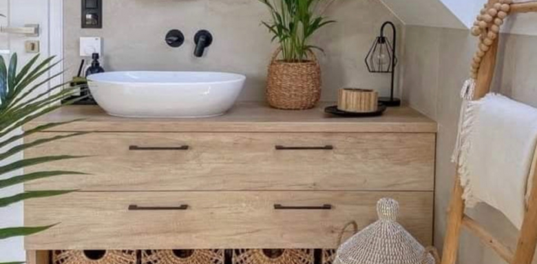 Salle de bain sous les toits, sous les combles