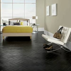 Parquet peint en noir pour chambre à coucher