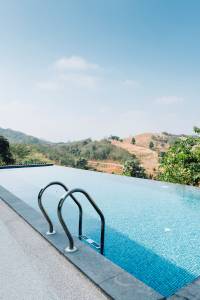 Construction d'une piscine enterrée à débordement - Valence 26