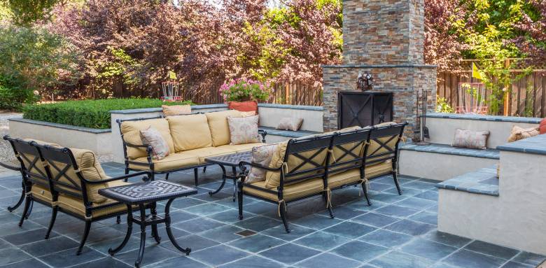 Une terrasse en carrelage à Tours.