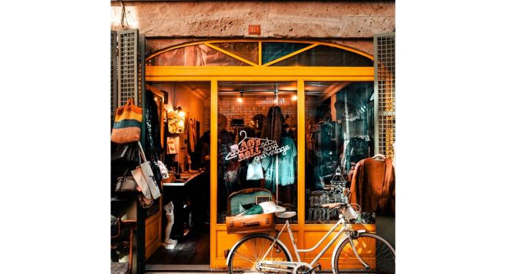 Comment choisir les portes pour un magasin : sécurité, style et accessibilité - Vaucelles 14400
