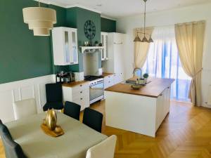 Belle cuisine dans les Yvelines après rénovation de maison ancienne