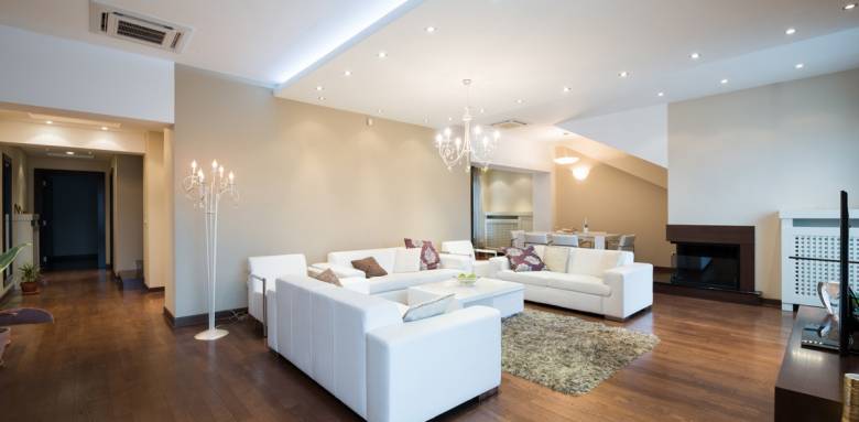 Faux plafond dans un salon