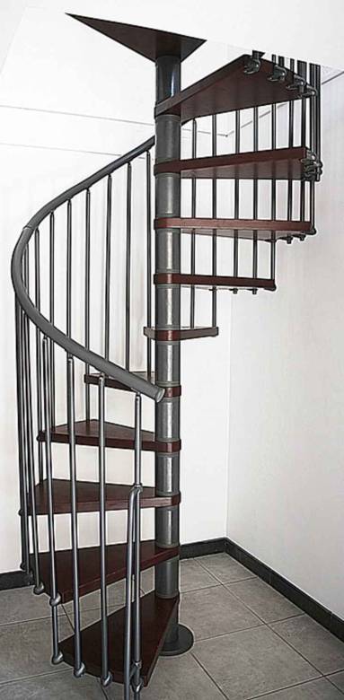 Escalier tournant (Ouistreham 14150)