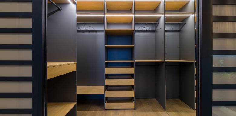 Dressing noir et bois