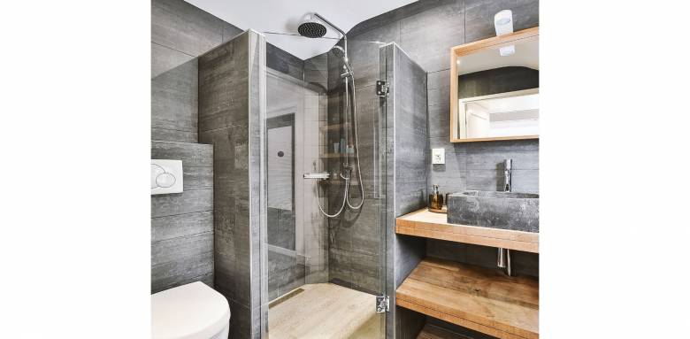 Travaux de salle de bain à Granville (50400) : Réalisez vos projets avec notre service de courtage en travaux !