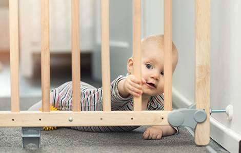Sécuriser sa cuisine pour les enfants avec barrière - Rochefort et Saint-Jean d'Angély 17