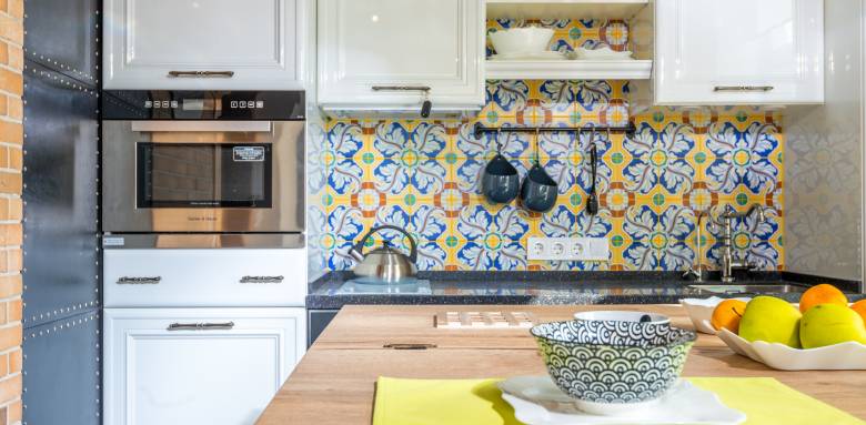 une crédence aux inspirations espagnoles