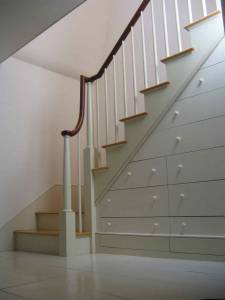 Tiroirs sous escalier