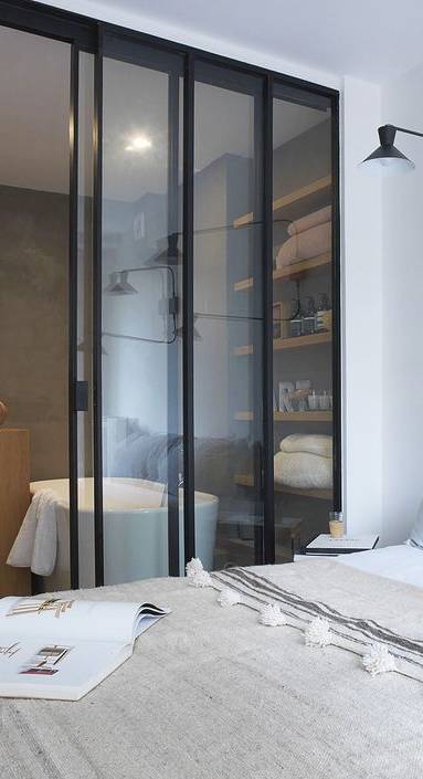 verrière coulissante entre chambre et salle de bain - Hyères 83