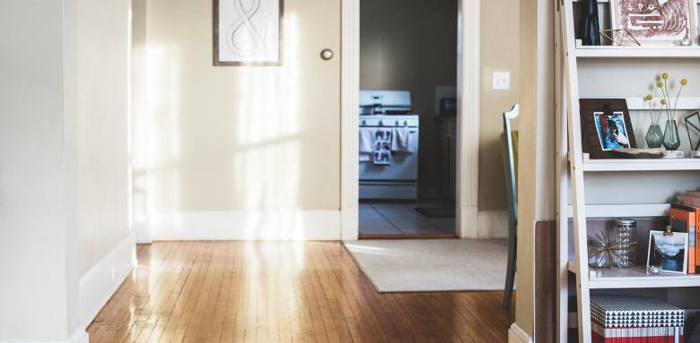 Comment traiter des murs humides avant leur rénovation ?