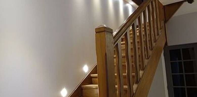 Eclairage escalier leds muraux haut - bas 