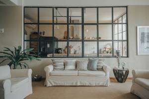 Verrière intérieure entre le séjour et la cuisine