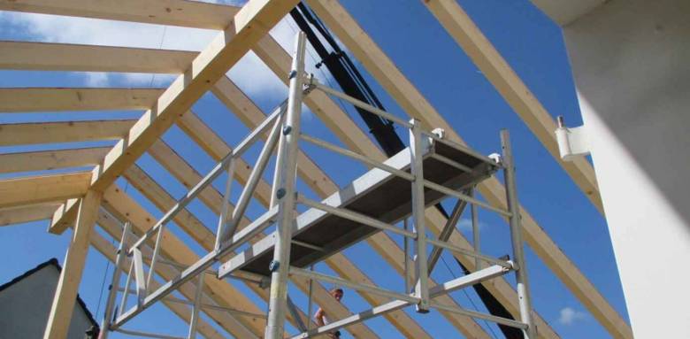 Charpente d'extension bois en cours de construction - Nantes 44