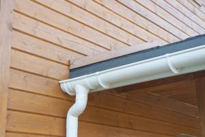 Pose d'une gouttière dans une maison à Vertou 