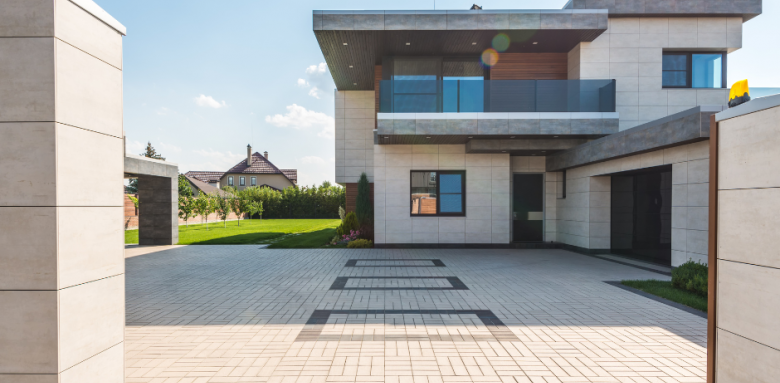 Maison moderne avec un toit plat