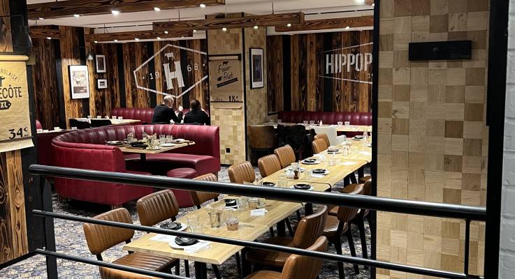 Une salle de restauration complètement rénovée après incendie