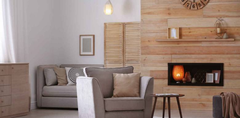 Une niche murale dans un salon moderne.