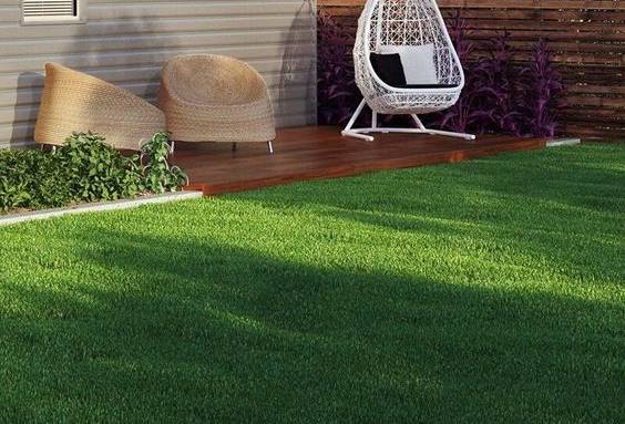 Gazon synthétique en revêtement de sol de jardin - Rochefort 17