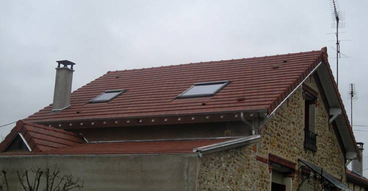 Agrandissement à toit traditionnel adossé à maison à toiture en pente - Ambérieu-en-Bugey 01