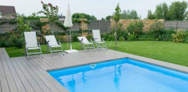 Installer une piscine dans son jardin - La Maison Des Travaux Savigny-sur-Orge
