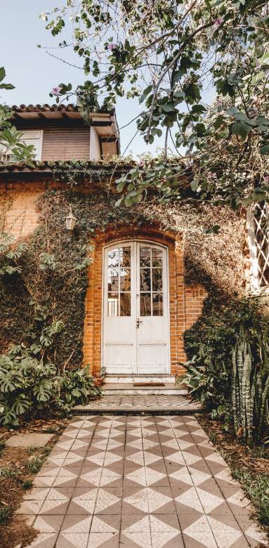 Nos conseils pour aménager l’allée d’entrée de sa maison