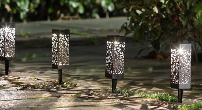 Eclairage de jardin - bornes solaires - 