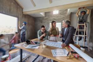 Courtier en travaux, architecte et maître d'œuvre : qui fait quoi dans votre réhabilitation de maison ou d'appartement ?