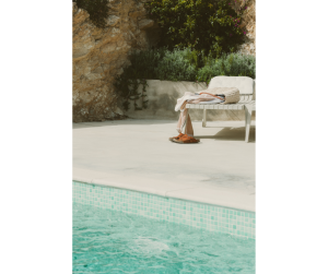 Plage de piscine à Ornans