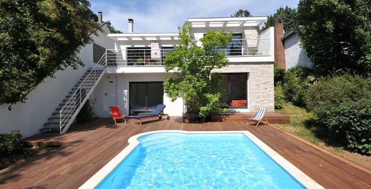 Piscine enterrée avec terrasse bois - Bouc-Bel-Air 13