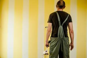 Préparer un mur avant de le peindre