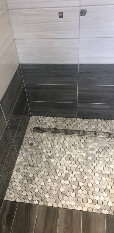 Préparation /réservation de l'espace pour la chape de vraie douche à l'italienne carrelée