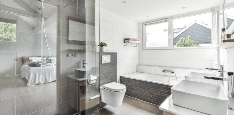 Installer une verrière d'atelier dans une salle de bain - Nantes 44
