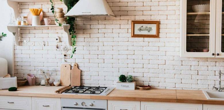 Comment choisir la hauteur de son plan de travail ? La Maison des Travaux Vannes Sarzeau Pénestin