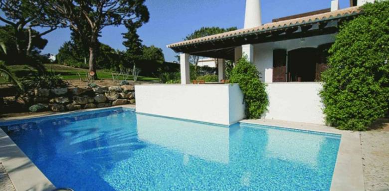 belle piscine maçonnée