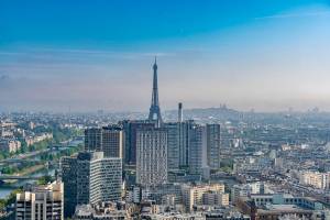 Rénover à Paris, même à distance, c’est possible et sécurisé avec LA MAISON DES TRAVAUX PARIS 17