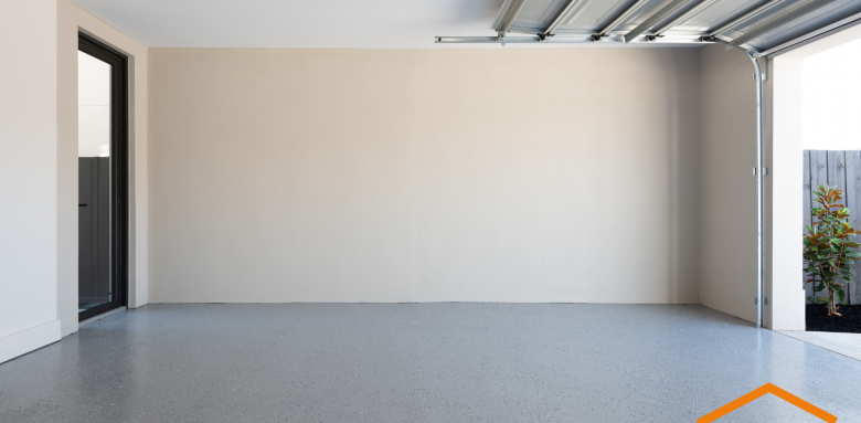 un garage aménagé en pièce à vivre